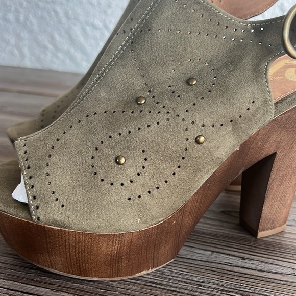 Women Heels R Report Size 8.5 - Picture 7 of 12